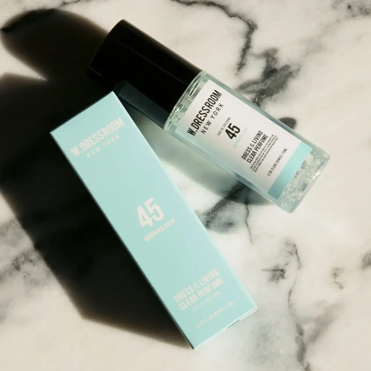 Парфюмированный спрей для одежды и дома | W.DRESSROOM Dress & Living Clear Perfume №45 Morning Rain 70 ml  - фото 2