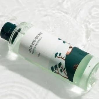 Тонер с экстрактами сосны и центеллы для проблемной кожи | Round Lab Pine Calming Cica Toner 250ml - фото 3