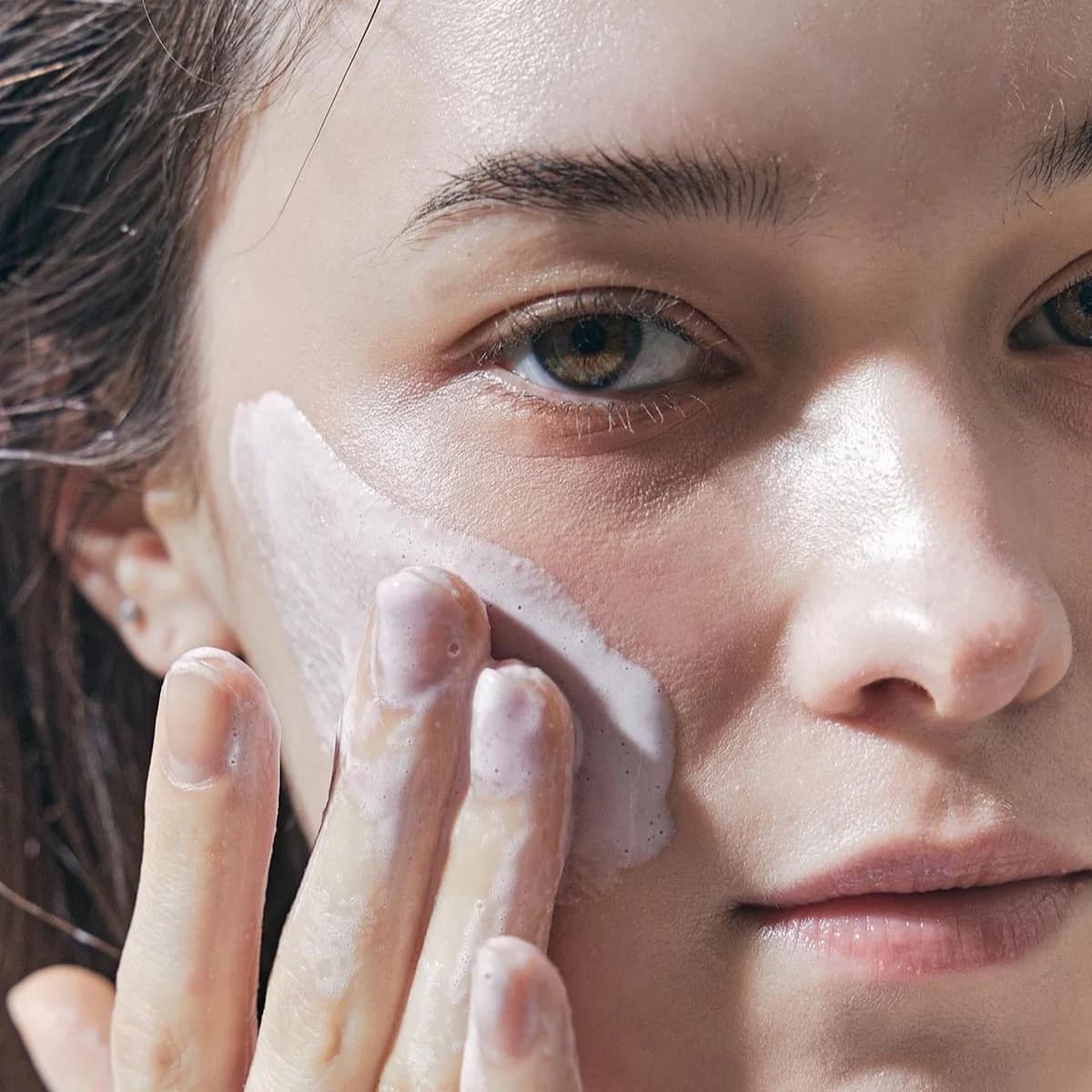 Пенка для глубокого очищения кожи с экстрактом шиповника | Arencia Fresh Rosehip Rice Mochi Cleanser 120g - фото 4