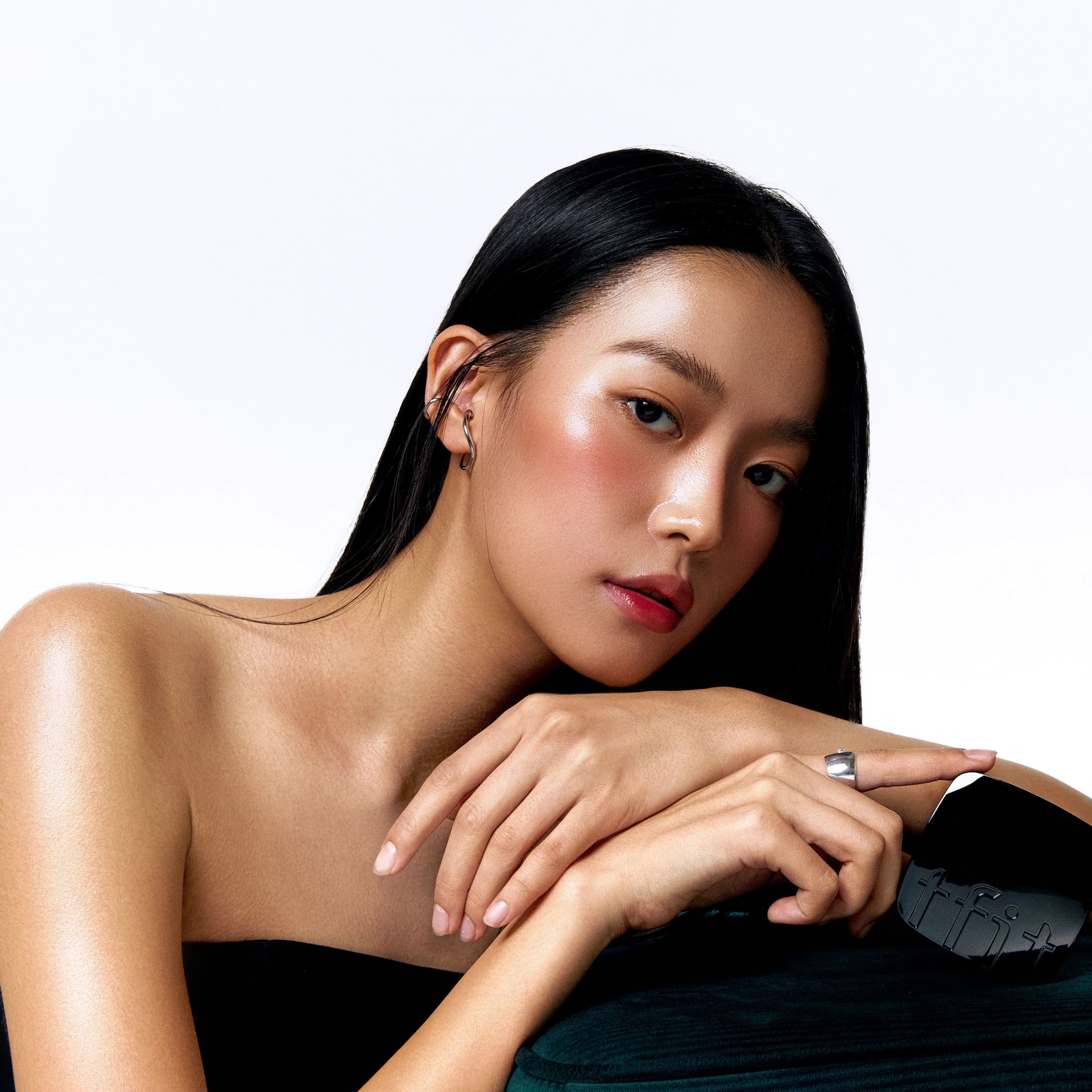 Кушон тональный с сияющим финишем | TFIT LAYERING FIT GLOW CUSHION EX C01 PORCELAIN - фото 4