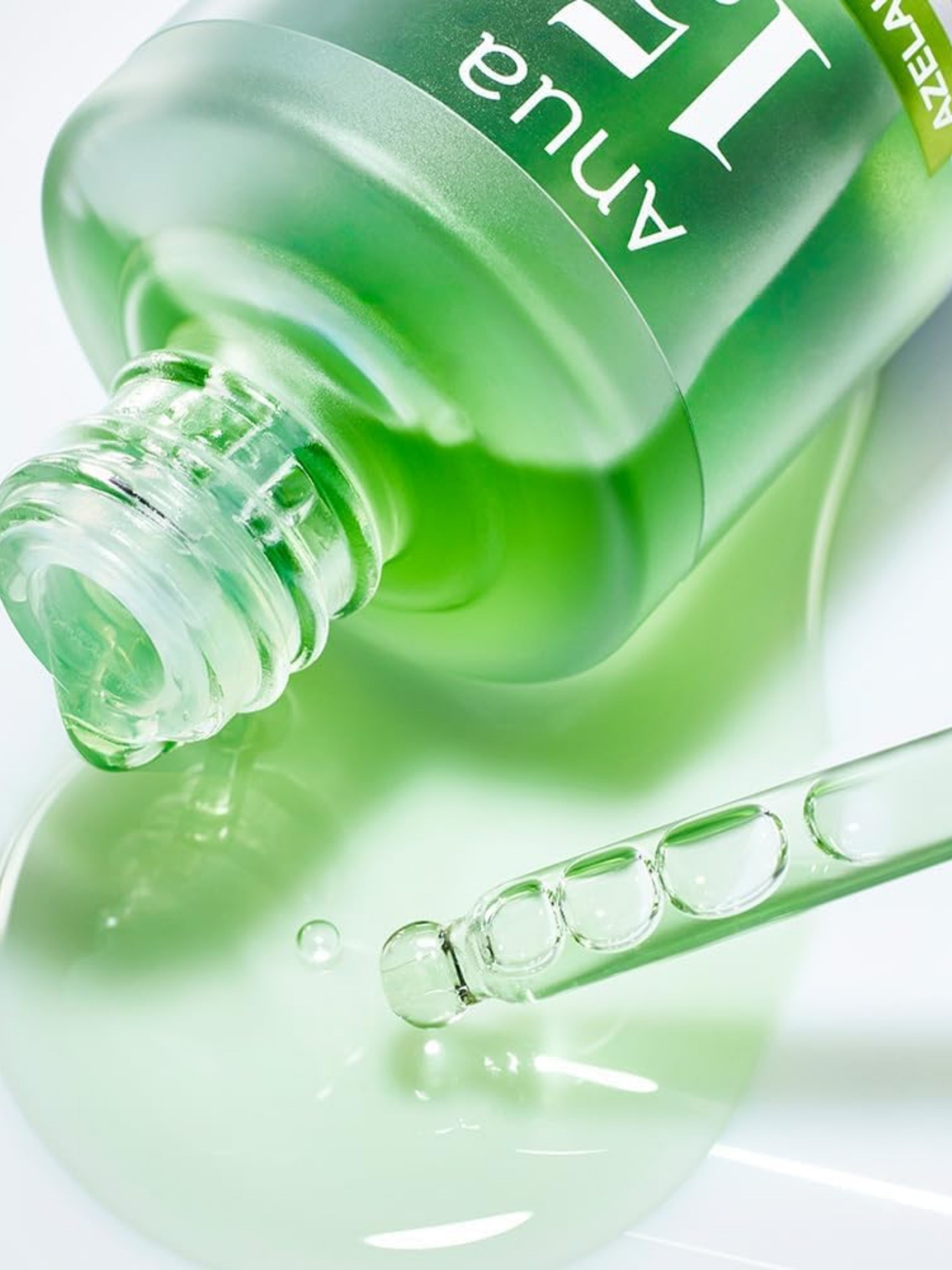 Азелаиновая кислота: универсальный ингредиент против акне, пигментации и покраснений